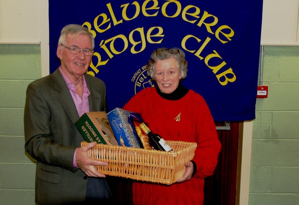 1st Gross winners in the Belvedere Club Christmas Hamper competition, were Helen & Liz O’Reilly. Above, Helen O’Reilly with Frank Maher, Belvedere Club President