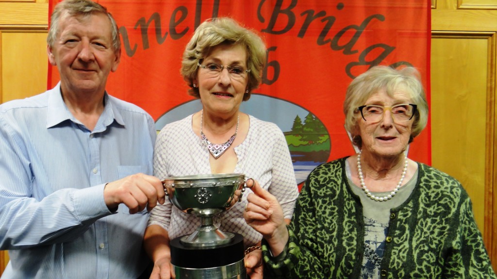 Winners Roger Conway & Mary Cahill with Ennell Club President, Maura McAuliffe
